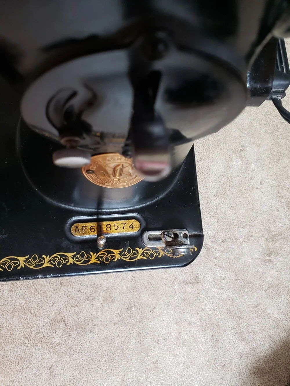 Singer Sewing Machine Model 15 - Picture 7 of 8